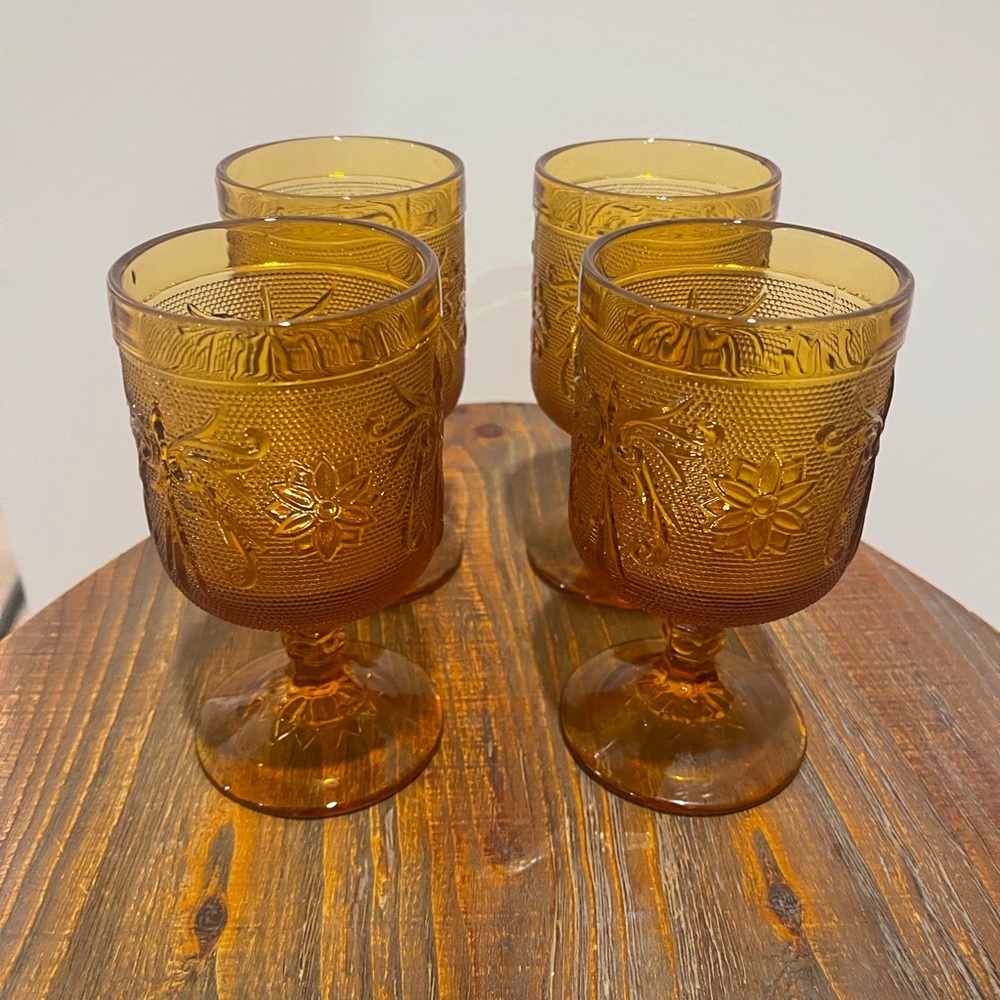 Set of 4 Amber Tiara Sandwich Glasses